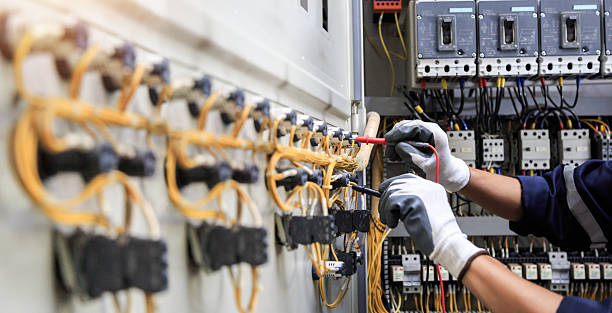Professional Electrician technician working in Arrowhead Beach, NC